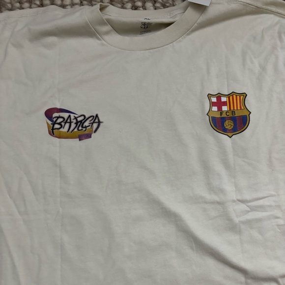 Hollister Cream FC Barcelona Graphic Tee T-Shirt - Picture 5 of 6